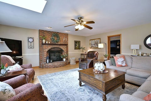 Tiny photo for 1739 Farwell Avenue, Des Plaines, IL 60018 (MLS # 12767442)