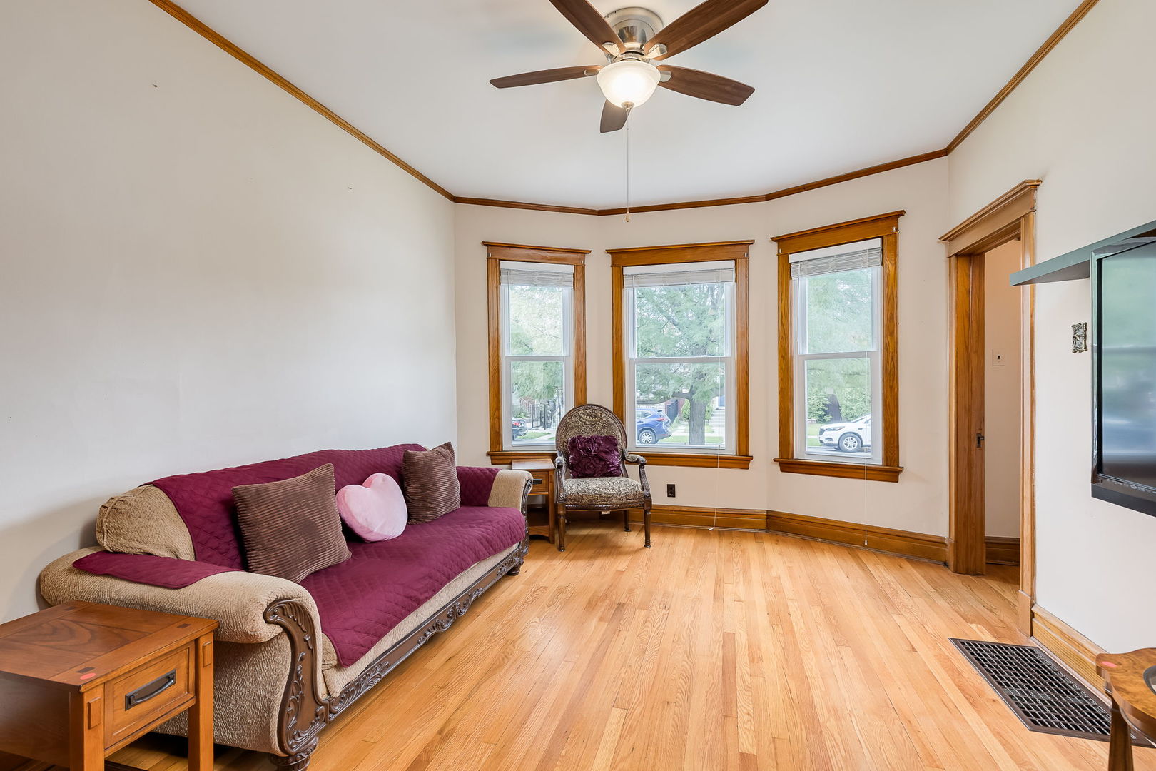 6053 S Kostner Avenue