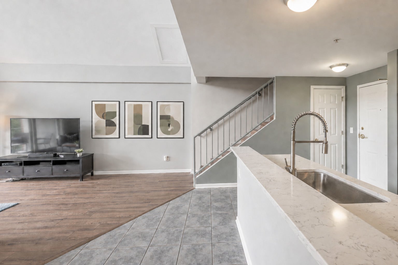 1111 Burlington Avenue 422