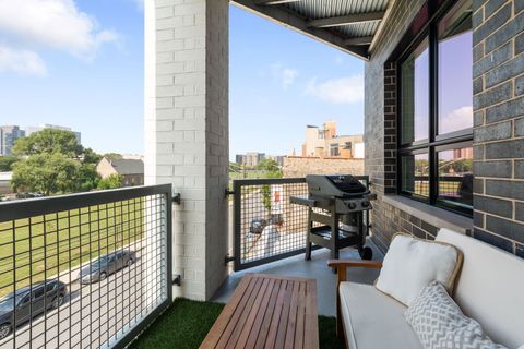 Tiny photo for 1317 N Larrabee Street #305, Chicago, IL 60610 (MLS # 12478388)