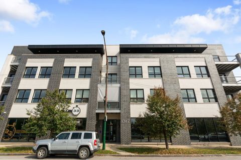 Photo of 1317 N Larrabee Street #305, Chicago, IL 60610 (MLS # 12478388)