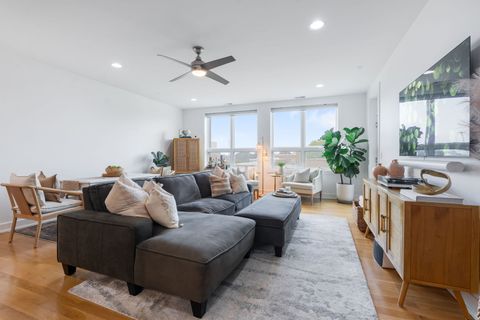 Tiny photo for 1317 N Larrabee Street #305, Chicago, IL 60610 (MLS # 12478388)