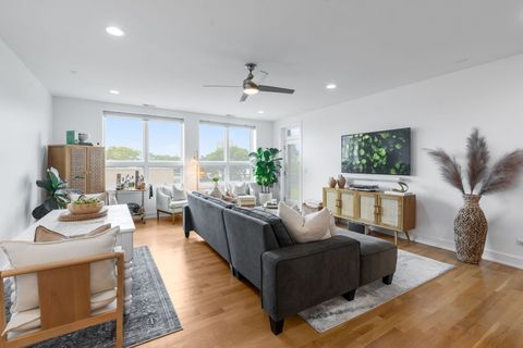 Tiny photo for 1317 N Larrabee Street #305, Chicago, IL 60610 (MLS # 12478388)