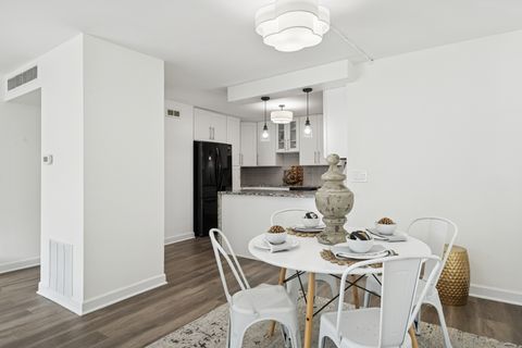 Tiny photo for 6033 N Sheridan Road #36G, Chicago, IL 60660 (MLS # 12497817)