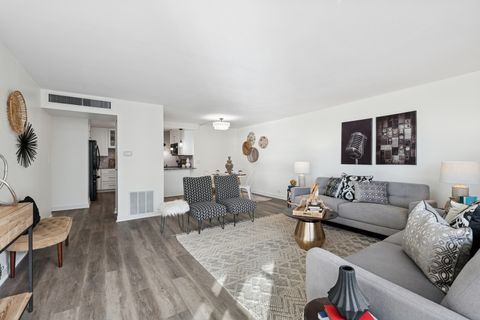 Tiny photo for 6033 N Sheridan Road #36G, Chicago, IL 60660 (MLS # 12497817)