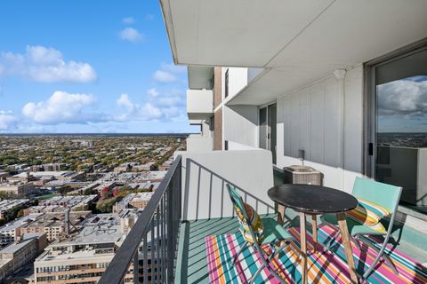 Tiny photo for 6033 N Sheridan Road #36G, Chicago, IL 60660 (MLS # 12497817)