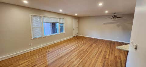 Tiny photo for 1113 Holiday Lane #6, Des Plaines, IL 60016 (MLS # 12738406)