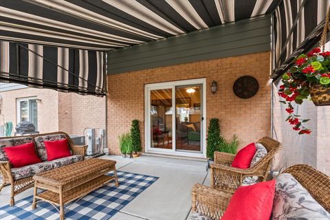 Tiny photo for 2550 W 112th Street #D, Chicago, IL 60655 (MLS # 12626950)