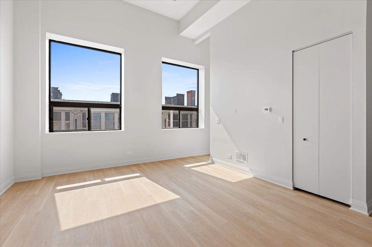 1934 W North Avenue 301