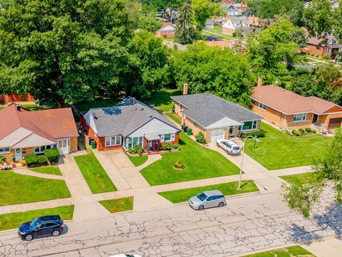 Tiny photo for 920 Suffolk Avenue, Westchester, IL 60154 (MLS # 12442476)