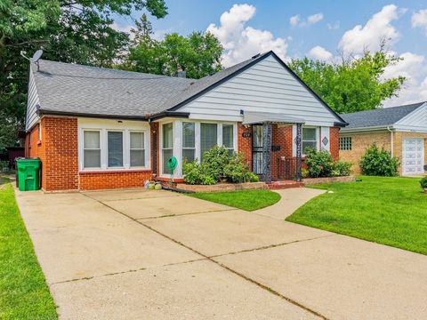 Tiny photo for 920 Suffolk Avenue, Westchester, IL 60154 (MLS # 12442476)