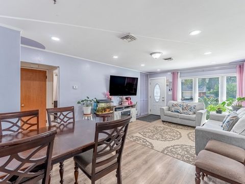 Tiny photo for 920 Suffolk Avenue, Westchester, IL 60154 (MLS # 12442476)