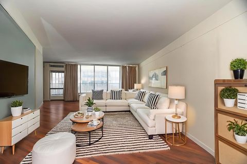 Tiny photo for 300 N State Street #5620, Chicago, IL 60654 (MLS # 12476735)