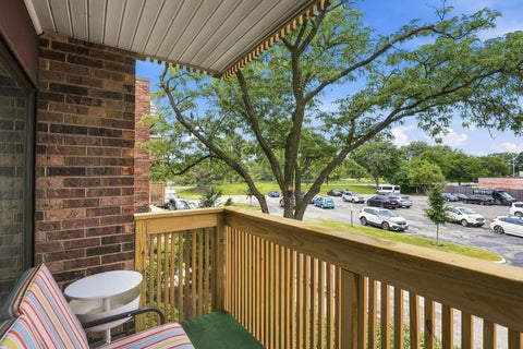 Tiny photo for 925 Spring Hill Drive #212, Northbrook, IL 60062 (MLS # 12688701)
