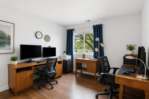 Tiny photo for 925 Spring Hill Drive #212, Northbrook, IL 60062 (MLS # 12688701)