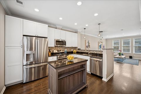 Tiny photo for 634 W Oak Street, Chicago, IL 60610 (MLS # 12503666)