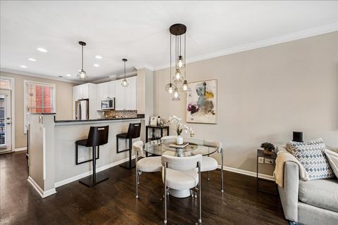 Tiny photo for 634 W Oak Street, Chicago, IL 60610 (MLS # 12503666)