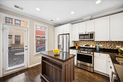 Tiny photo for 634 W Oak Street, Chicago, IL 60610 (MLS # 12503666)