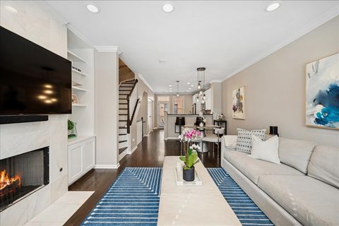 Tiny photo for 634 W Oak Street, Chicago, IL 60610 (MLS # 12503666)