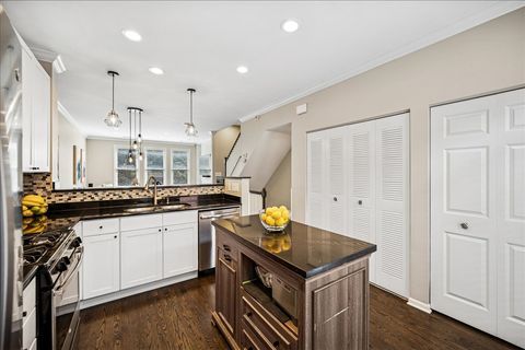 Tiny photo for 634 W Oak Street, Chicago, IL 60610 (MLS # 12503666)