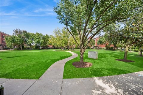 Tiny photo for 634 W Oak Street, Chicago, IL 60610 (MLS # 12503666)