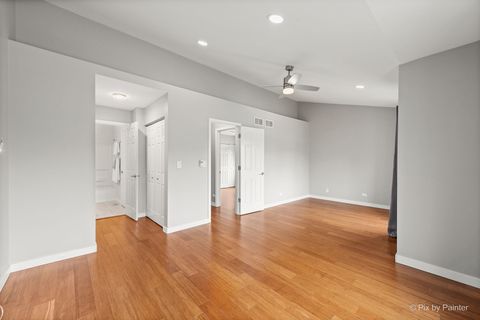 Tiny photo for 350 Windsor Court #B, South Elgin, IL 60177 (MLS # 12596088)