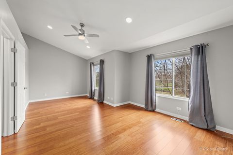 Tiny photo for 350 Windsor Court #B, South Elgin, IL 60177 (MLS # 12596088)