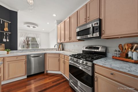 Tiny photo for 350 Windsor Court #B, South Elgin, IL 60177 (MLS # 12596088)