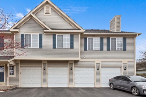 Tiny photo for 350 Windsor Court #B, South Elgin, IL 60177 (MLS # 12596088)