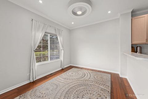 Tiny photo for 350 Windsor Court #B, South Elgin, IL 60177 (MLS # 12596088)