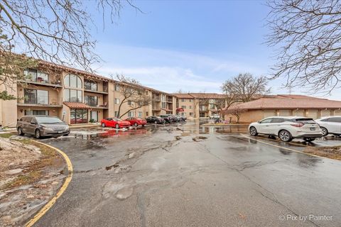 Tiny photo for 21W581 North Avenue #58, Lombard, IL 60148 (MLS # 12535473)