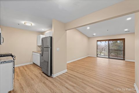 Tiny photo for 21W581 North Avenue #58, Lombard, IL 60148 (MLS # 12535473)