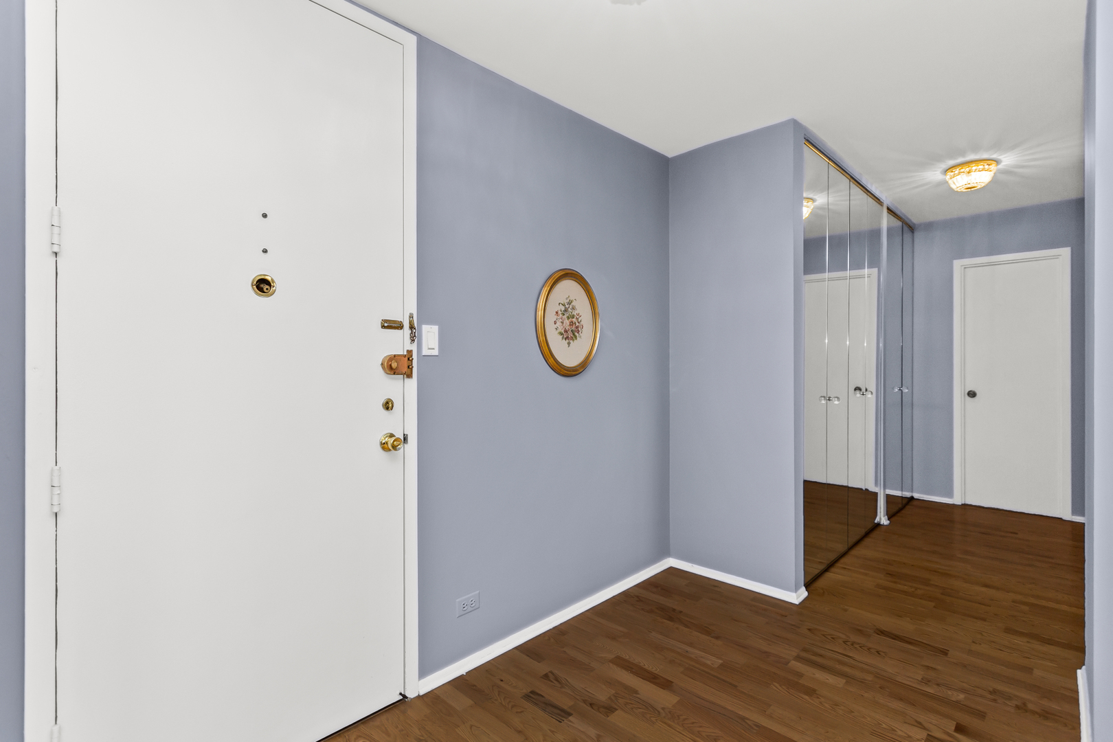 7061 N Kedzie Avenue 312