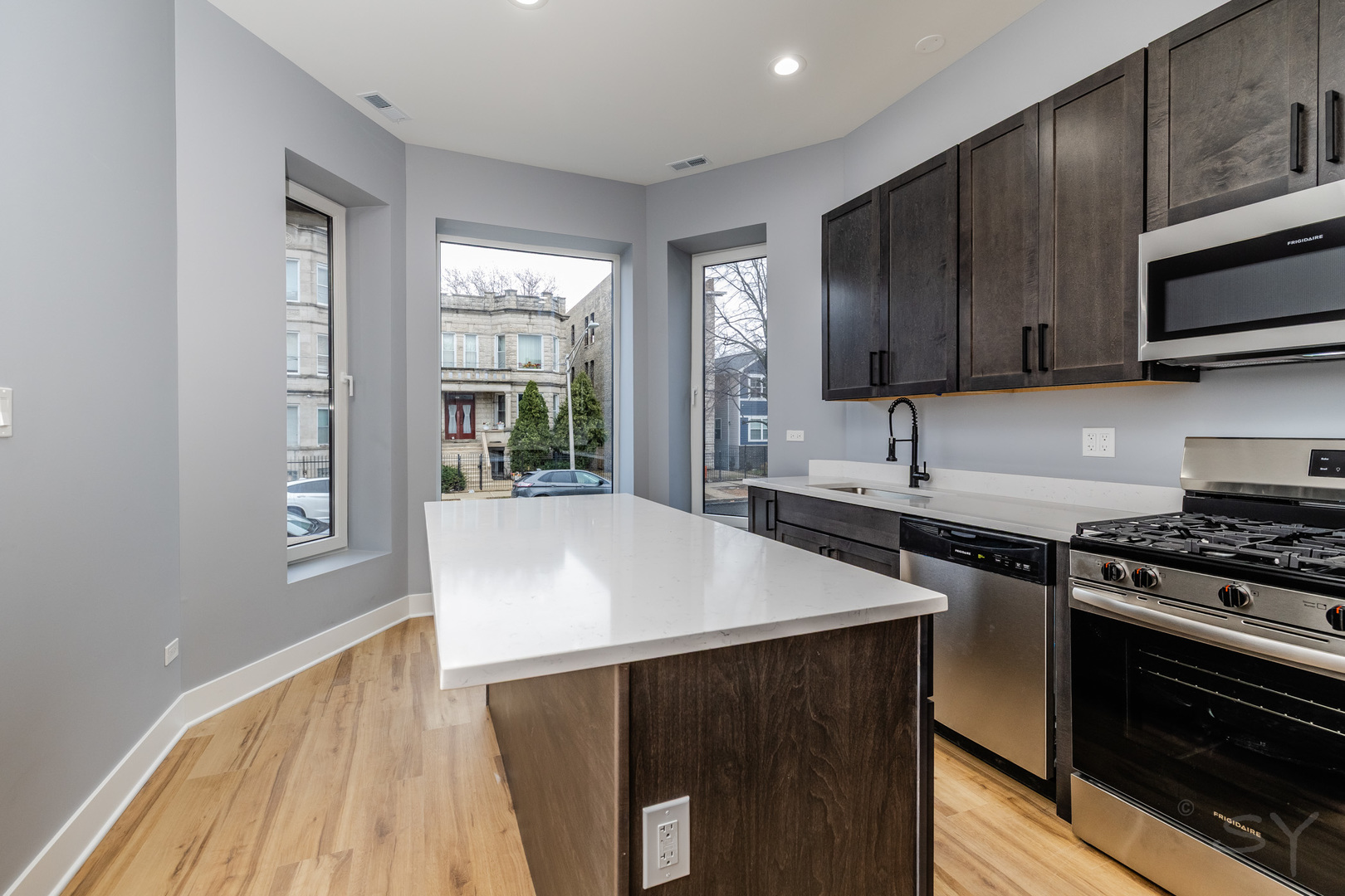 1544 S Sawyer Avenue