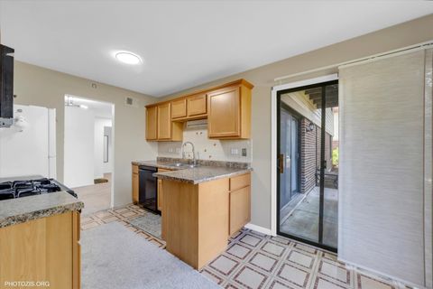 Tiny photo for 918 E Kings Road #1, Palatine, IL 60074 (MLS # 12508776)