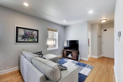 Tiny photo for 6815 N LAKEWOOD Avenue #3N, Chicago, IL 60626 (MLS # 12745376)