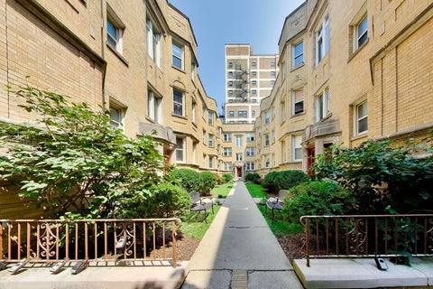 Tiny photo for 6815 N LAKEWOOD Avenue #3N, Chicago, IL 60626 (MLS # 12745376)
