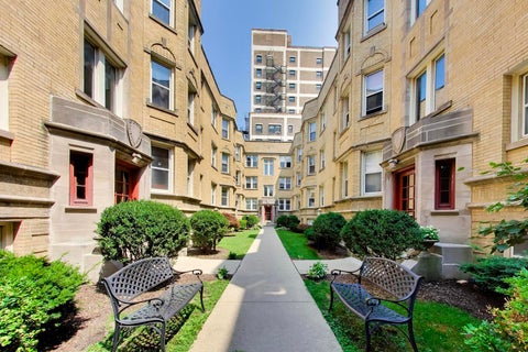 Tiny photo for 6815 N LAKEWOOD Avenue #3N, Chicago, IL 60626 (MLS # 12745376)