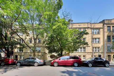 Photo of 6815 N LAKEWOOD Avenue #3N, Chicago, IL 60626 (MLS # 12745376)