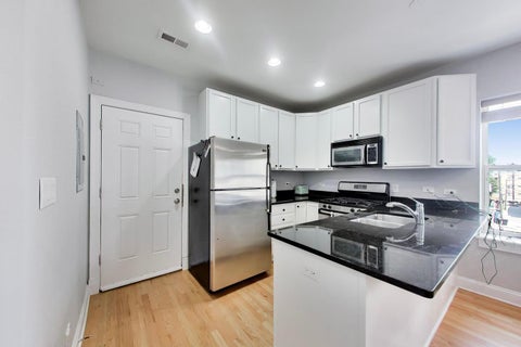 Tiny photo for 6815 N LAKEWOOD Avenue #3N, Chicago, IL 60626 (MLS # 12745376)