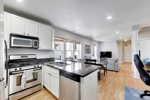 Tiny photo for 6815 N LAKEWOOD Avenue #3N, Chicago, IL 60626 (MLS # 12745376)