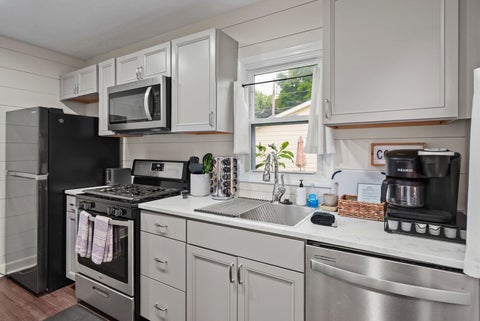 Tiny photo for 728 24th Street, Bettendorf, IA 52722 (MLS # 12743612)
