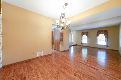 Tiny photo for 1889 Mcrae Lane, Mundelein, IL 60060 (MLS # 12683281)