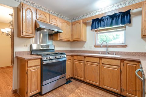 Tiny photo for 1889 Mcrae Lane, Mundelein, IL 60060 (MLS # 12683281)