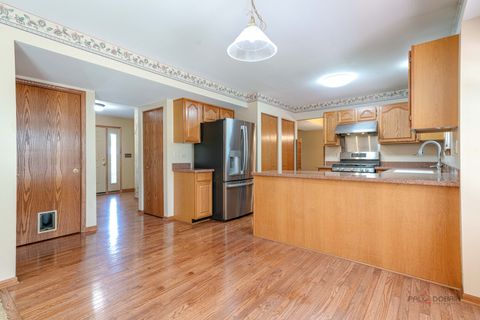 Tiny photo for 1889 Mcrae Lane, Mundelein, IL 60060 (MLS # 12683281)