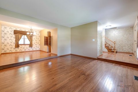 Tiny photo for 1889 Mcrae Lane, Mundelein, IL 60060 (MLS # 12683281)