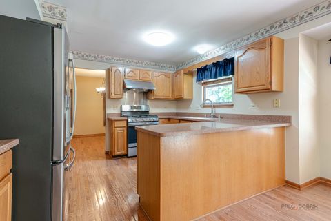 Tiny photo for 1889 Mcrae Lane, Mundelein, IL 60060 (MLS # 12683281)