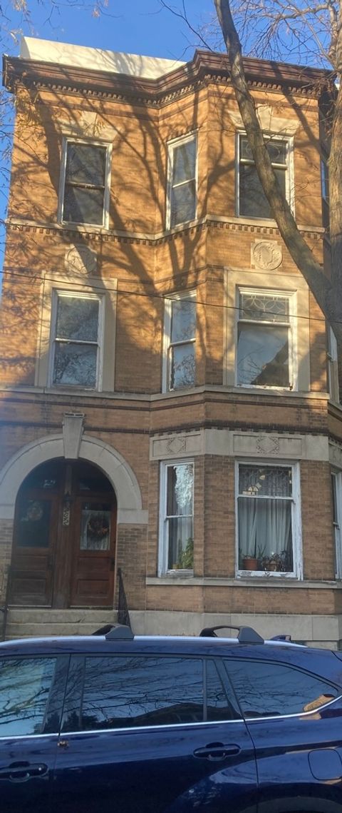 2042 W Walton Street Chicago IL 60622