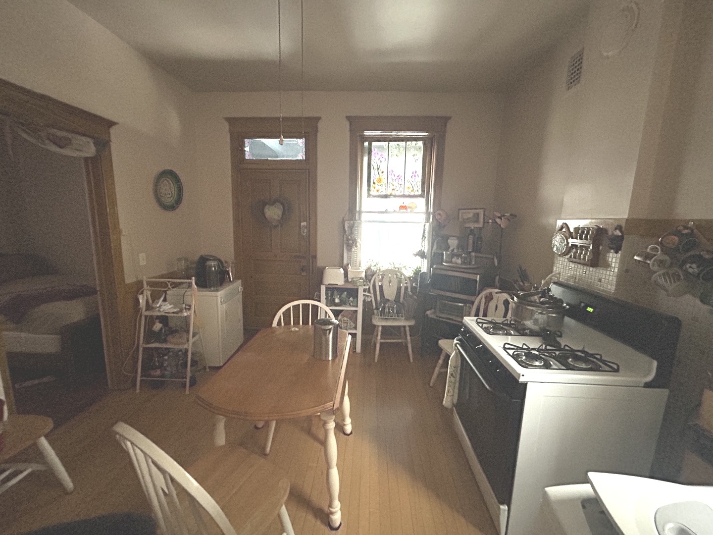 2042 W Walton Street