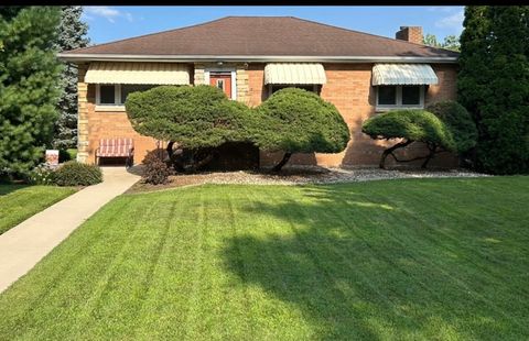 Photo of 460 S Winfield Avenue, Kankakee, IL 60901 (MLS # 12524356)